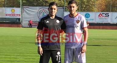 İkiz kardeşler rakip oldu!