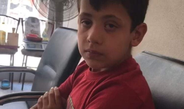 Yarı çıplak halde ölü bulunan çocuğun kimliği belli oldu