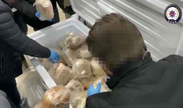 Derin dondurucu ile uyuşturucu sevkiyatı