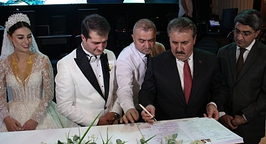 Destici Şanlıurfa’da Pijan Aşiretinin düğününe katıldı