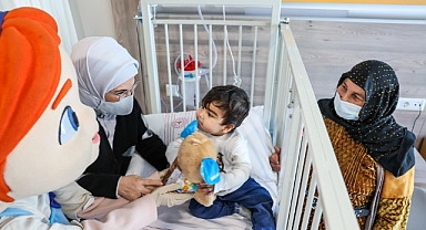  Emine Erdoğan'dan Urfalı aileye ziyaret!