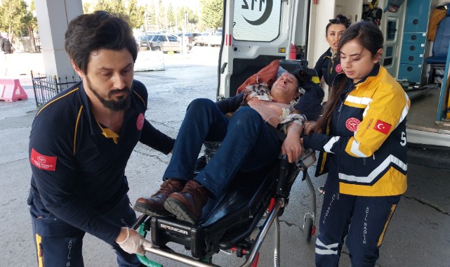 17 yaşındaki çocuk, annesini öldürdü, annesinin erkek arkadaşını ağır yaraladı