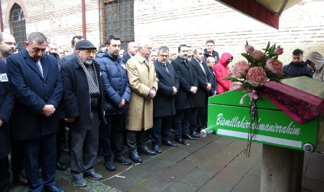 Evinde ölü bulunan kadın toprağa verildi