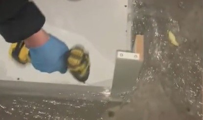 Kamyondaki mobilyaların arasından uyuşturucu çıktı