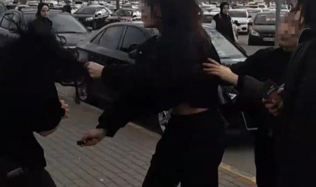 Liseli kızların, şok cihazlı kavgası