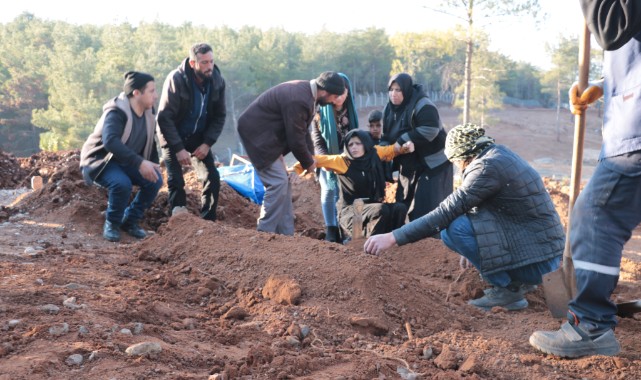  Önce eşini şimdi de 3 çocuğunu kaybeden annenin ağıtları yürek dağladı