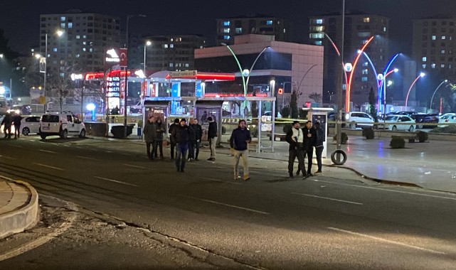 Şanlıurfa yolu üzerinde paniğe neden olan çanta patlatıldı!