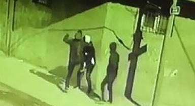 Yeni yılın ilk  hırsızları güvenlik kamarasına yakalandı!
