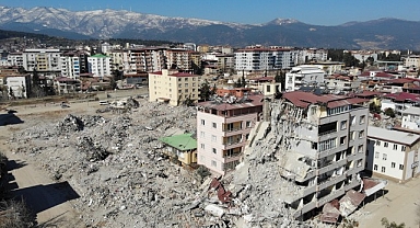 30 yıllık 14 bina 835 kişiye mezar oldu