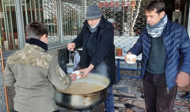  Ailesinden 4 canı kaybetti, yine de yardıma koşuyor 