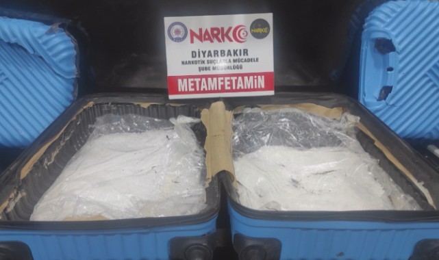 Deprem için yardıma gelen kişinin çantasında uyuşturucu çıktı