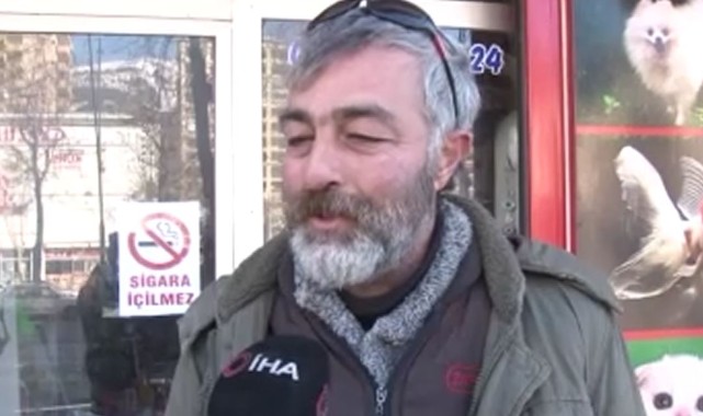 Depremde hayvanların zarar görmemesi için kolları sıvadı