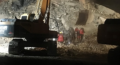 Depremde yıkılan binada şok soruşturma
