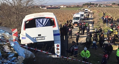 İşçi servisi şarampole yuvarlandı! 17 yaralı