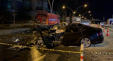 Korkunç kaza: Araç sürücüsü hayatını kaybetti