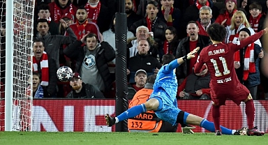 Mohamed Salah, Liverpool tarihine geçti