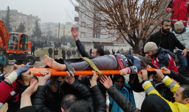 Şanlıurfa’da enkaz altından 2 kişi böyle kurtarıldı