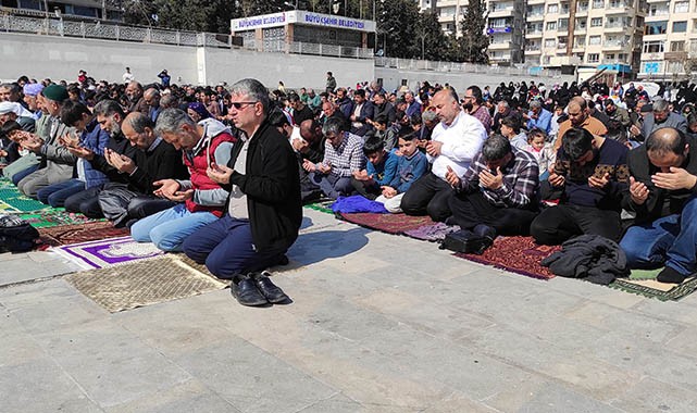 Şanlıurfa'da gıyabi cenaze namazı kılındı