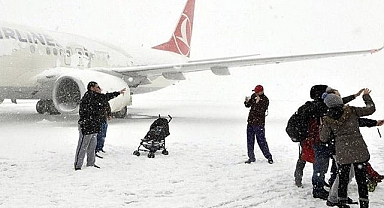 Şanlıurfa'ta uçak seferlerine kar engeli