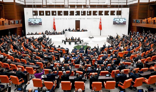 TBMM, EYT ve deprem komisyonu için mesai yapacak