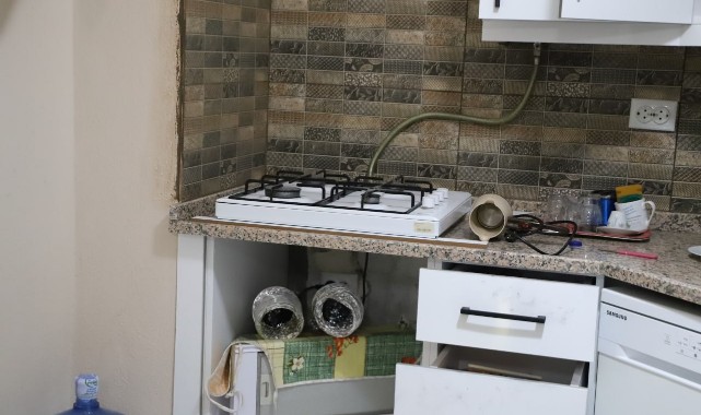 Yazlıkçıların kaldığı 13 daireyi soyan 10 şüpheli tutuklandı