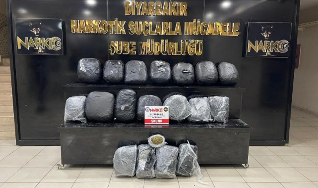 Buzdolabında 81 kilo skunk ele geçirildi! 4 tutuklama