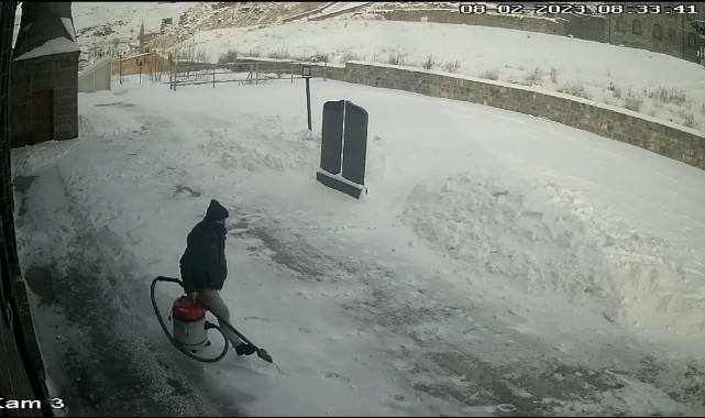 Camilerin ses sistemlerini çalan hırsız yakayı ele verdi!