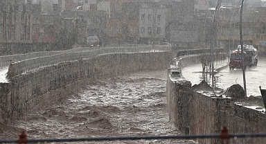 Deprem bölgesi için kuvvetli yağış uyarısı