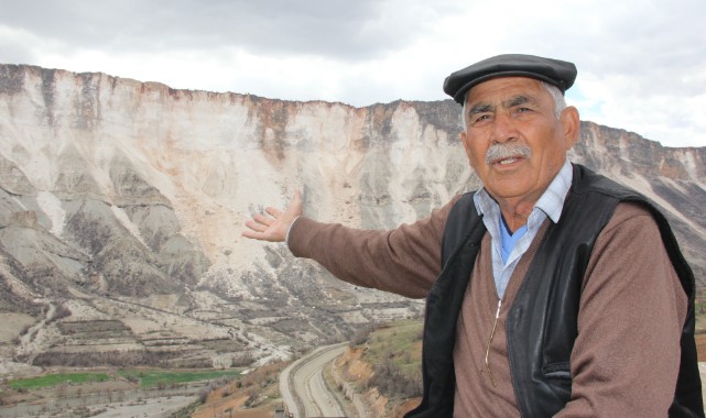  Deprem doğal mağaraların olduğu dağda kopmalara neden oldu