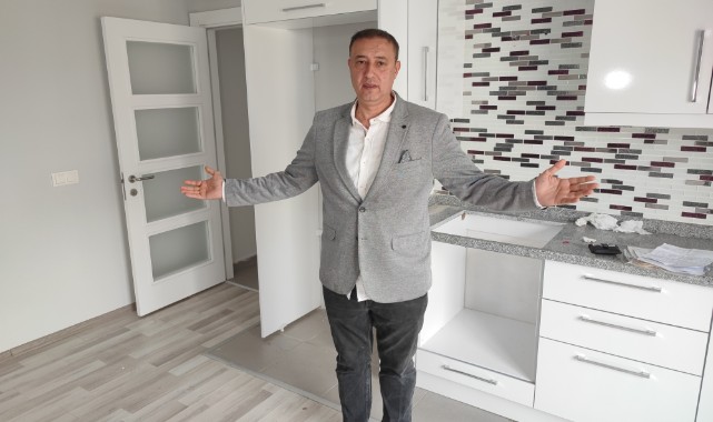 Depremden sonra evine döndü, hayatının şokunu yaşadı