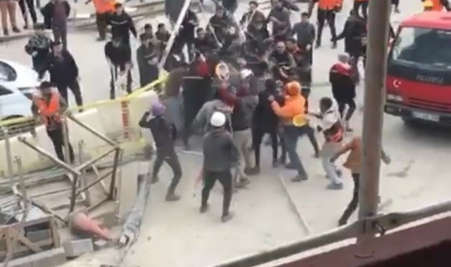 Finans Merkezi’ndeki işçiler demir sopalarla birbirine girdi