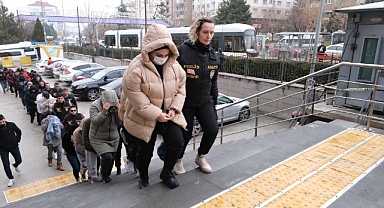 İnternetten araç sigortası yaptırmak isteyen kişileri dolandırdılar