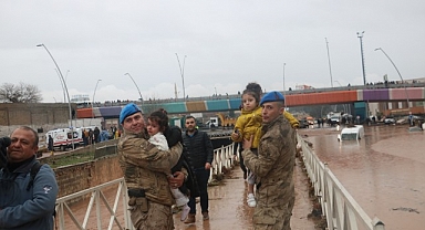 Mahsur kalanların imdadına Mehmetçik koştu!