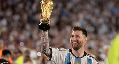 Messi, kariyerinde 800 gole ulaştı