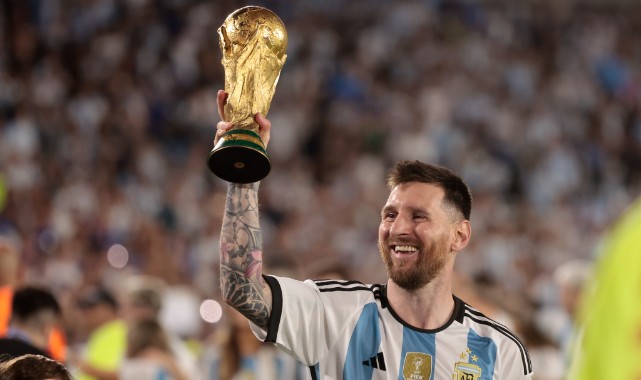 Messi, kariyerinde 800 gole ulaştı