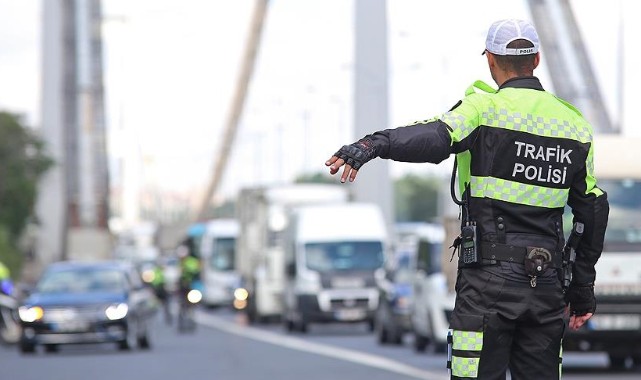 Plakasız motosiklet kullanan sürücüye para cezası uygulandı