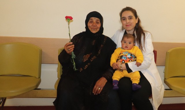 Şanlıurfa Harran Üniversitesi Hastanesi'nde yaşlılar haftası kutlandı