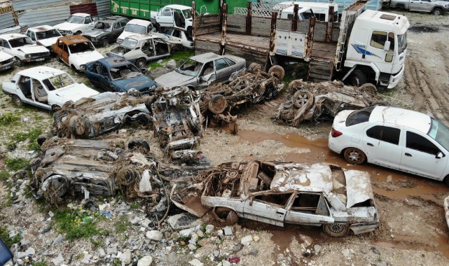 Selde zarar gören aracını tanıyamadı!