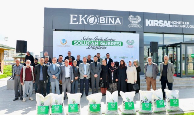 100 çiftçiye,100 ton organik solucan gübresi