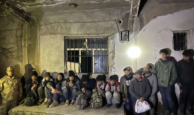 13 Afganistan uyruklu düzensiz göçmen yakalandı