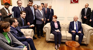 Akşener il binasında bakın neler söyledi