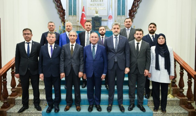 Bakan Bozdağ, Şanlıurfa vekil adaylarıyla bir araya geldi