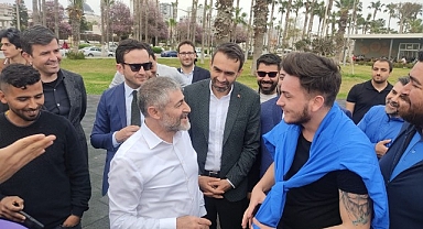 Bakan Nebati, gençlerin neşe kaynağı oldu!