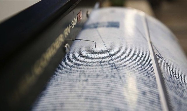 Elazığ'da gece saatlerinde korkutan deprem!