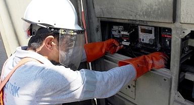 Elektrik panoları kimliği belirsiz kişilerce zarar verildi