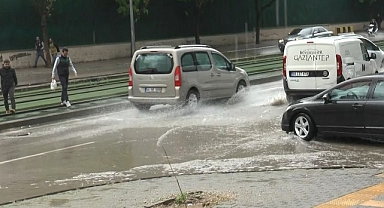 Gaziantep'te sağanak yağış hayatı olumsuz etkiledi