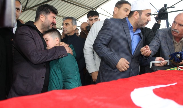 Heyelan faciasına kurban giden öğretmen toprağa verildi