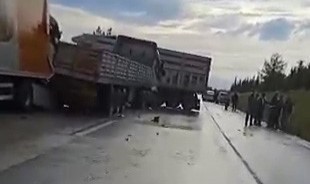 Otoyolda 3 zincirleme kaza: 10 yaralı