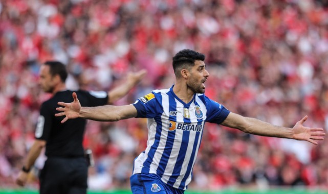Porto deplasmanda Benfica’yı devirdi