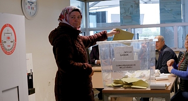  Sınır kapılarında oy verme işlemi başladı